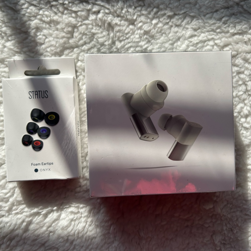 Status Onyx Wireless Earbuds - Silver and Black